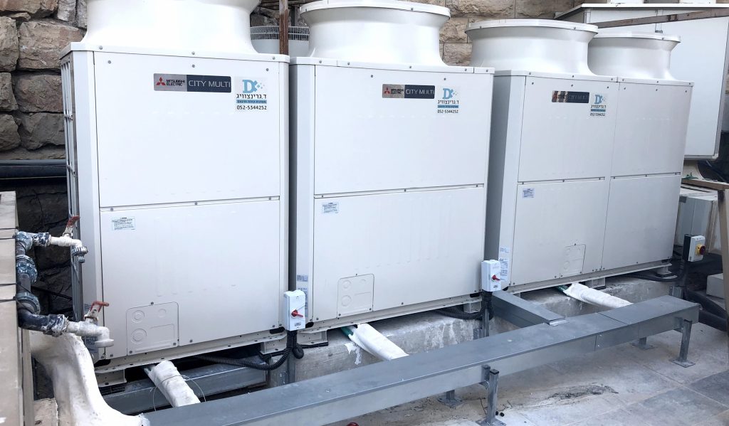 ארבע מנועים של מערכת VRF - מערכת קירור וחימום